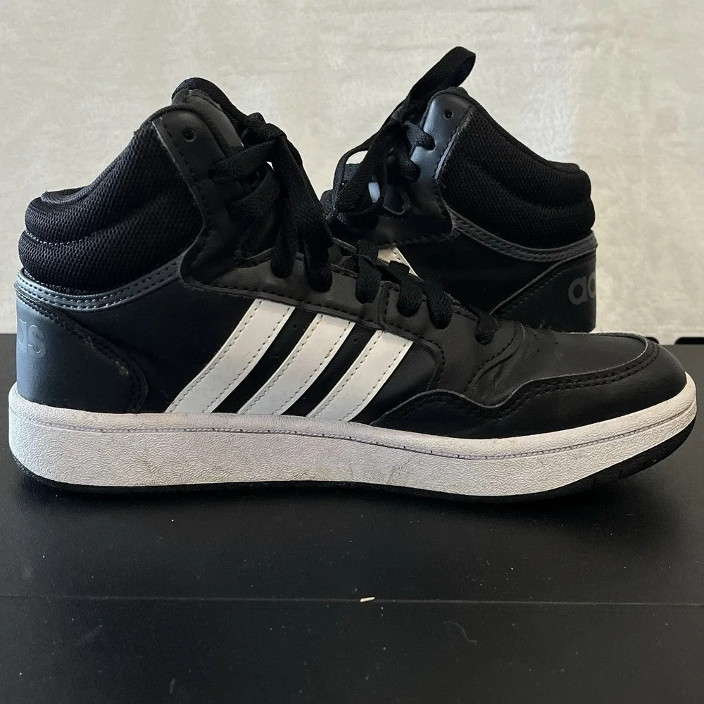 Adidas Size 5 Basketball Shoes Hoops 2.0 Mid Classic Sports Trainers GW0402